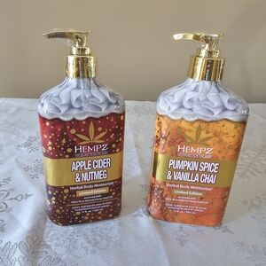 Hempz Fall 1 - Apple Cider Nutmeg 17oz & 1 - Pumpkin Spice and Vanilla Chai